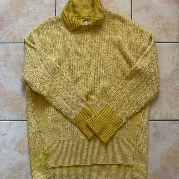 Pony up pullover - Picture 4 of 7